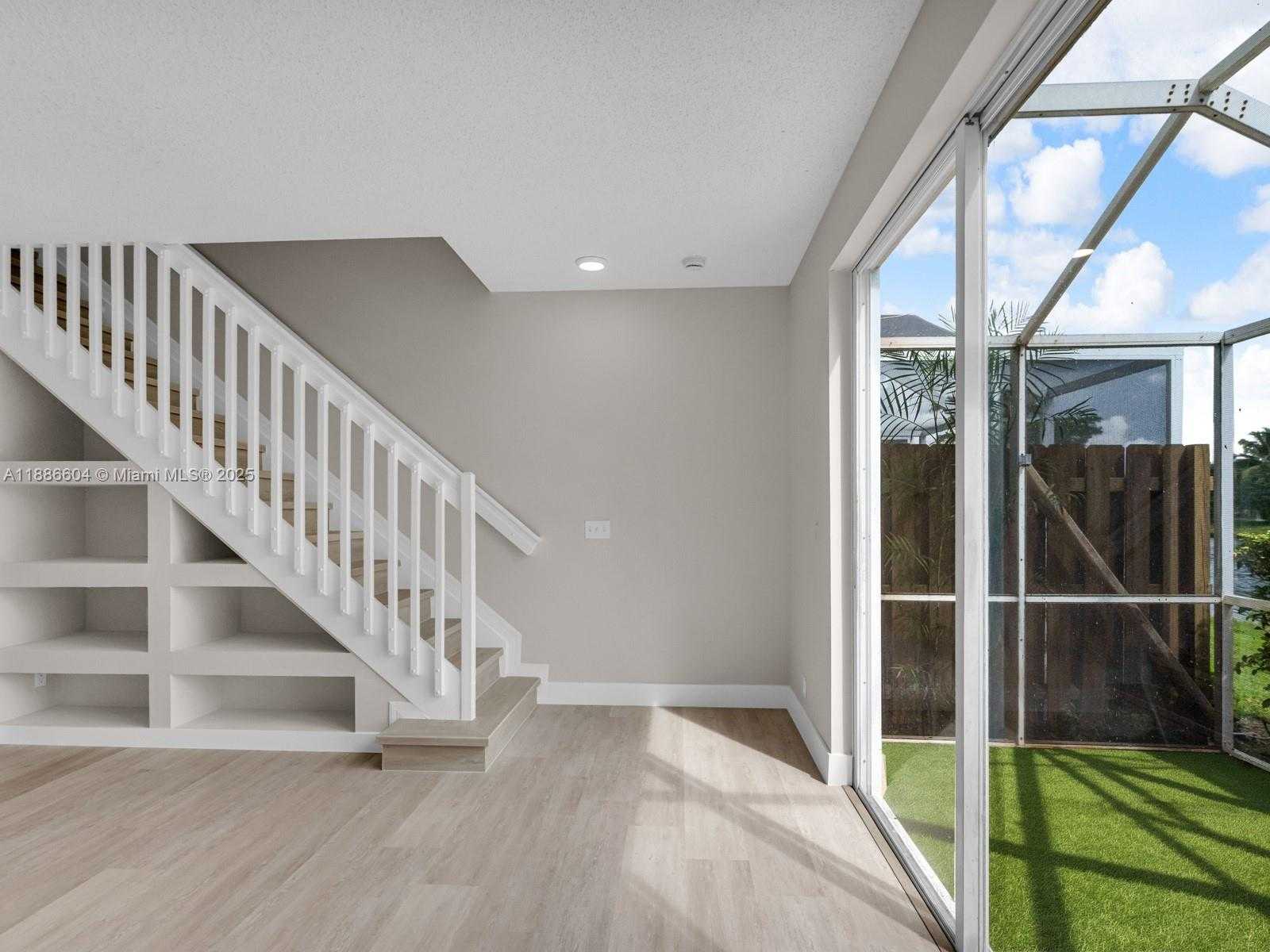 Small Image of 3738 SAN SIMEON CIR, Weston Number 13