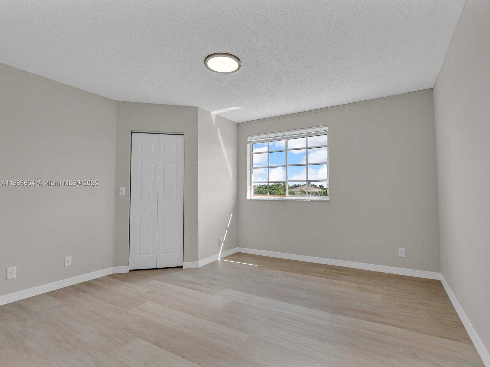 Small Image of 3738 SAN SIMEON CIR, Weston Number 17