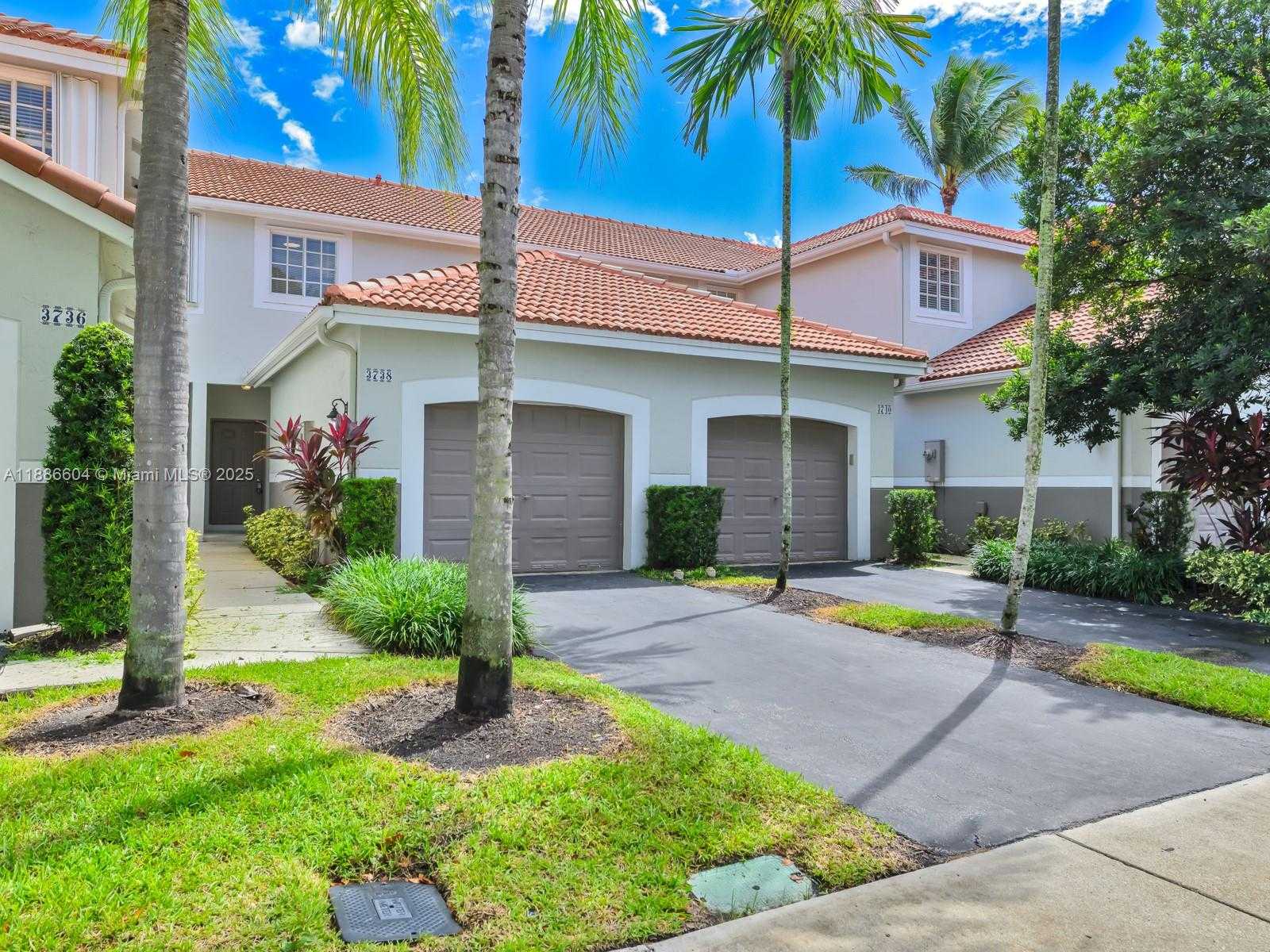Small Image of 3738 SAN SIMEON CIR, Weston Number 2