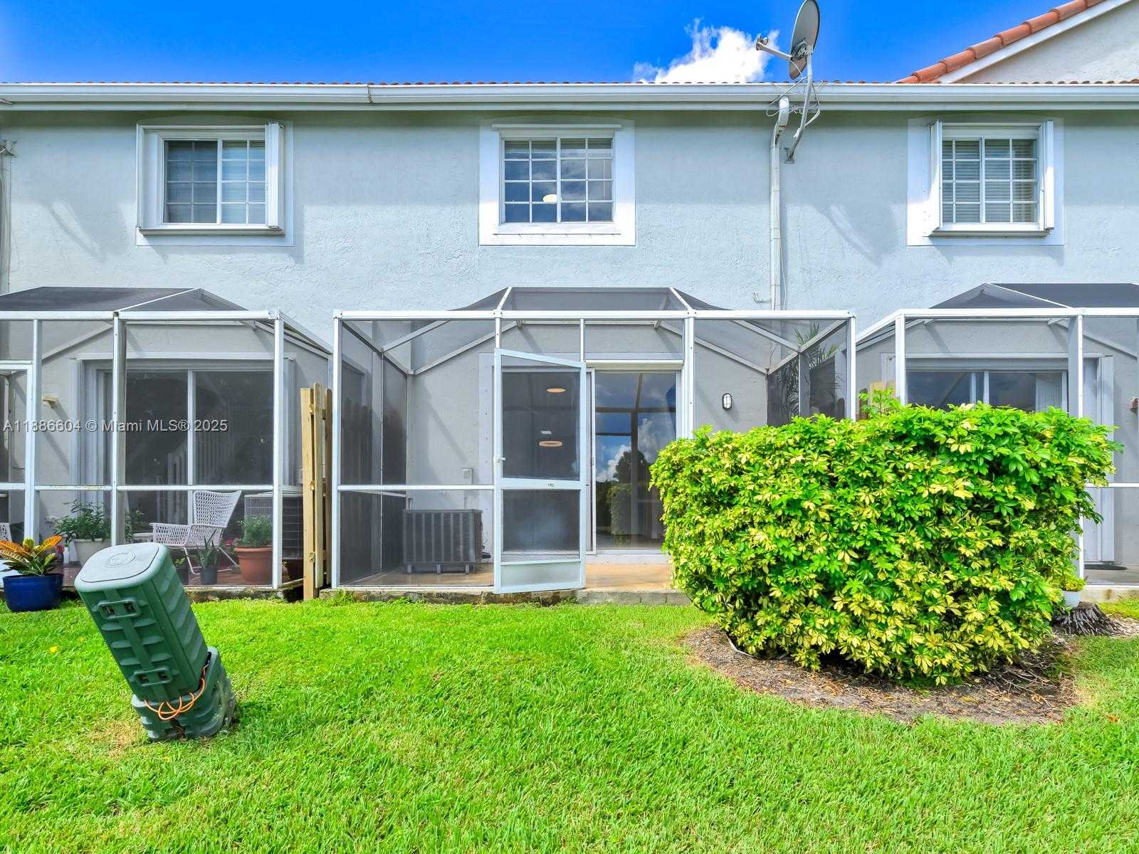 Small Image of 3738 SAN SIMEON CIR, Weston Number 29