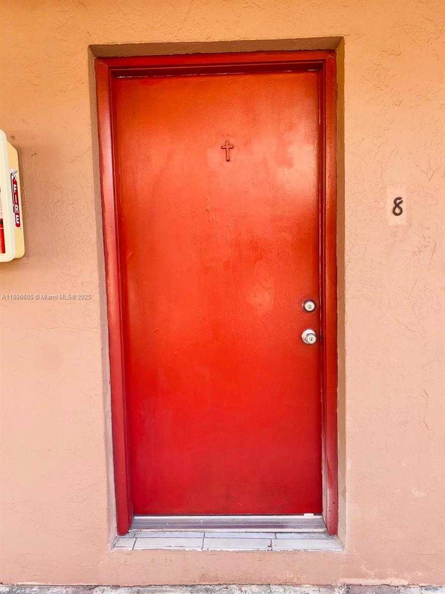 Small Image of 1281 WEST 29TH ST #8, Hialeah Number 3