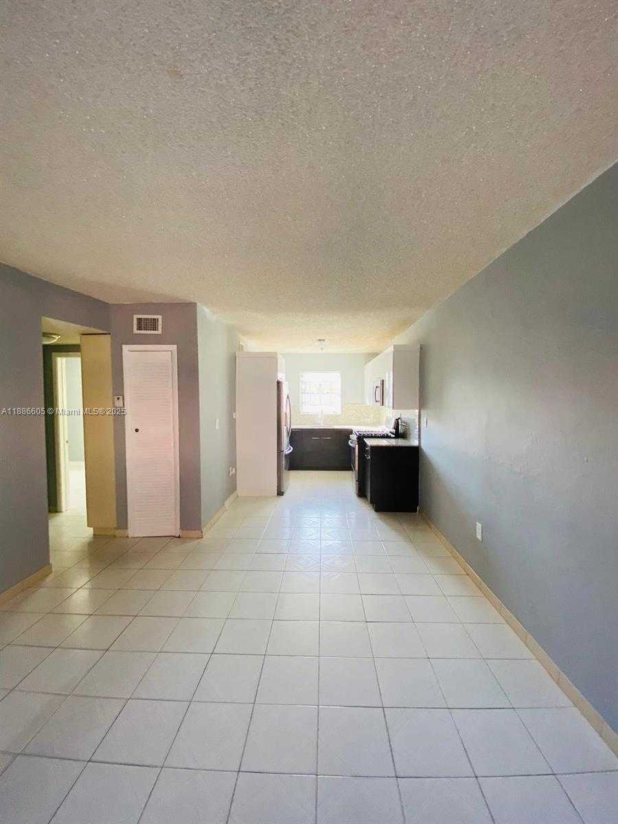 Small Image of 1281 WEST 29TH ST #8, Hialeah Number 5