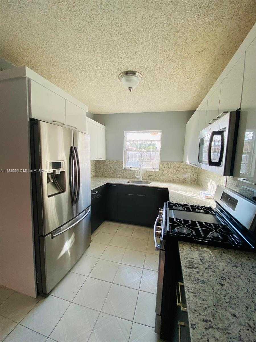 Small Image of 1281 WEST 29TH ST #8, Hialeah Number 7