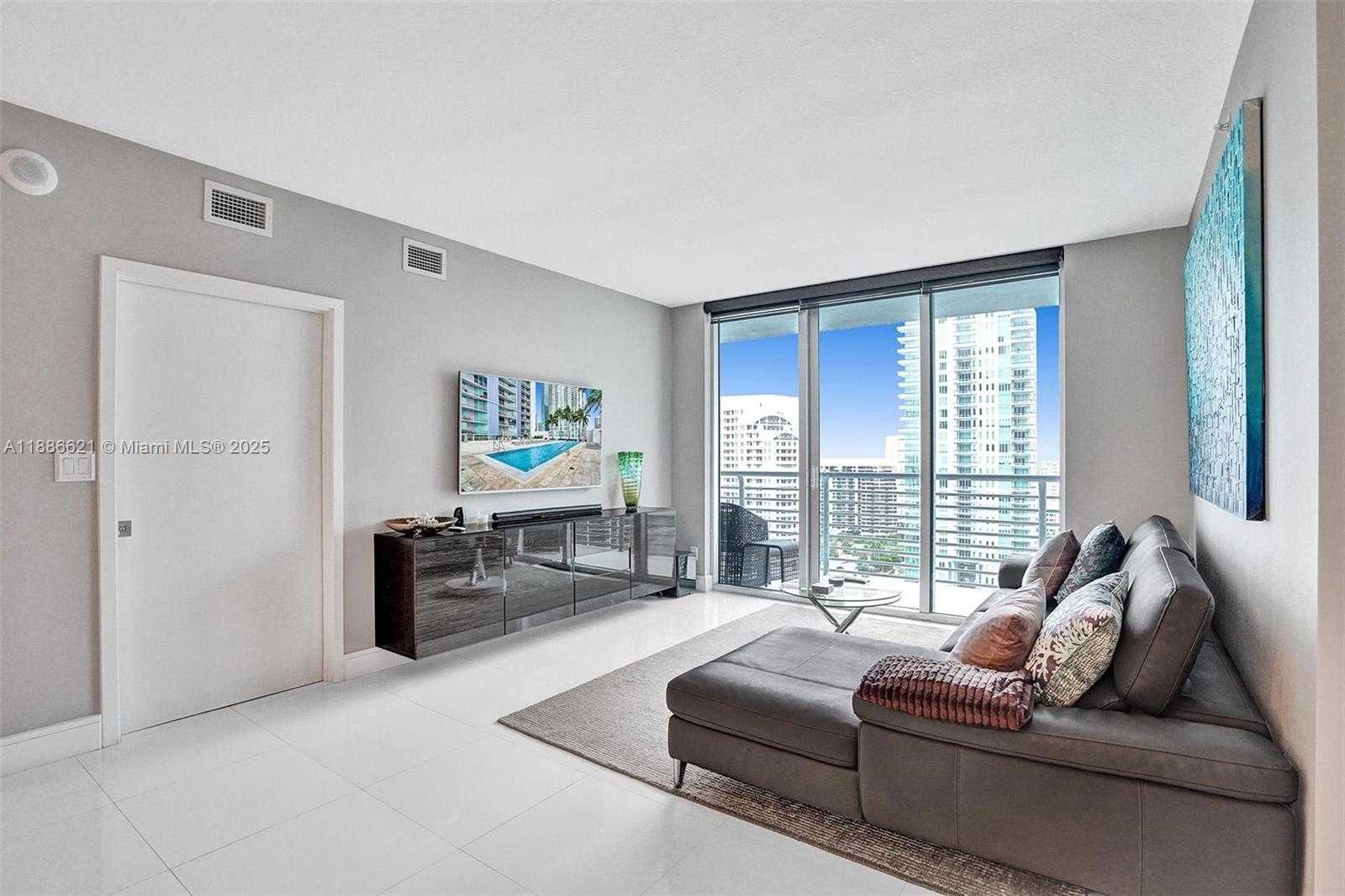 Small Image of 325 SOUTH BISCAYNE BLVD #2519, Miami Number 4
