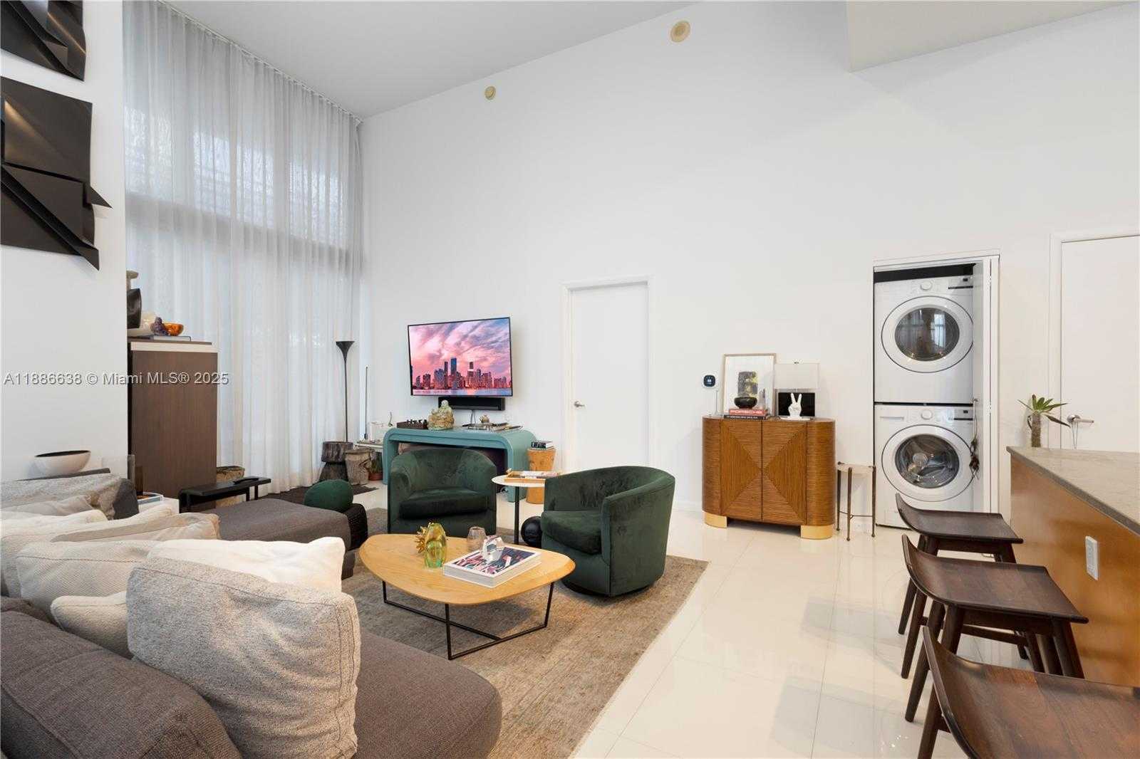 Small Image of 495 BRICKELL AVE #1510, Miami Number 12