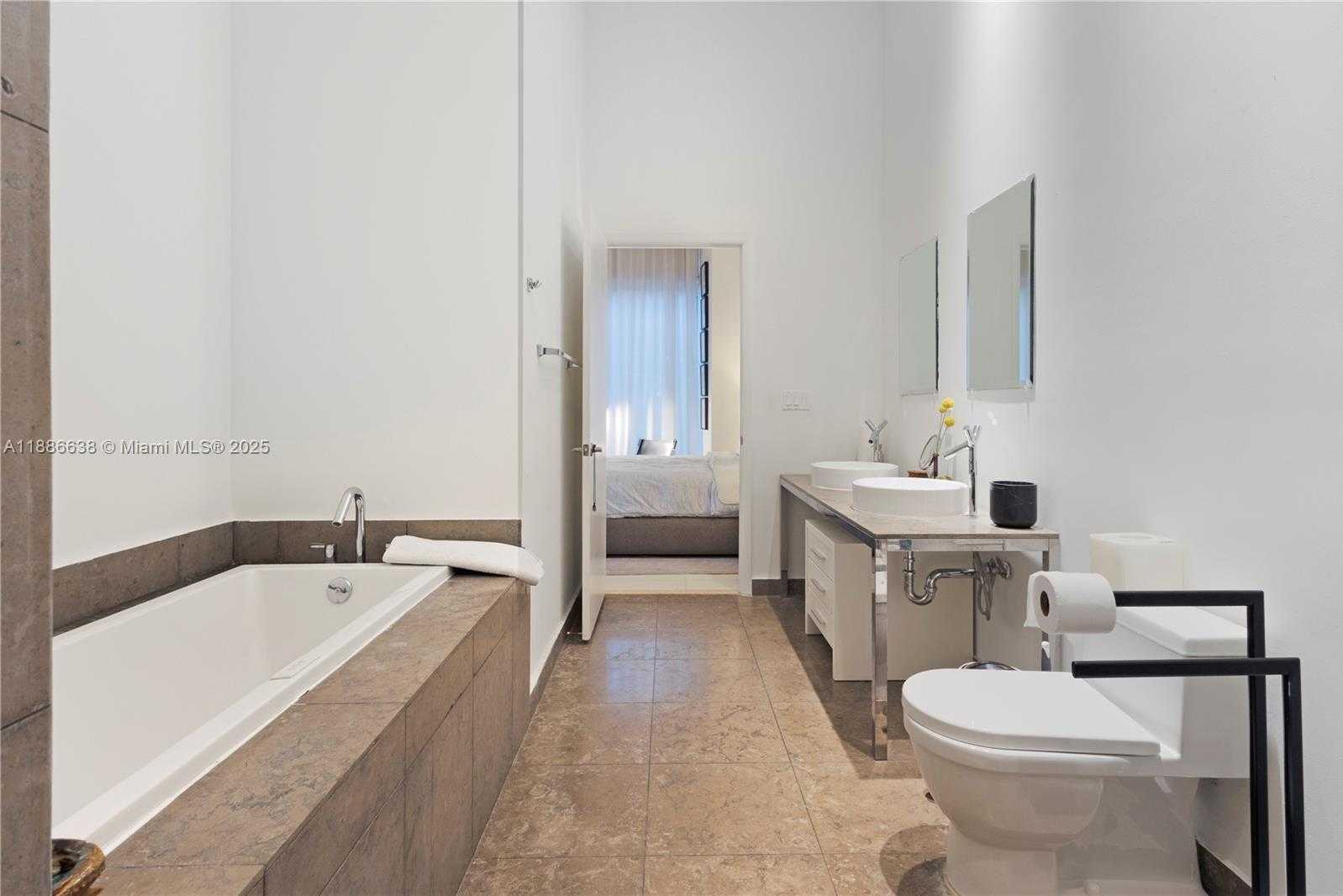 Small Image of 495 BRICKELL AVE #1510, Miami Number 24