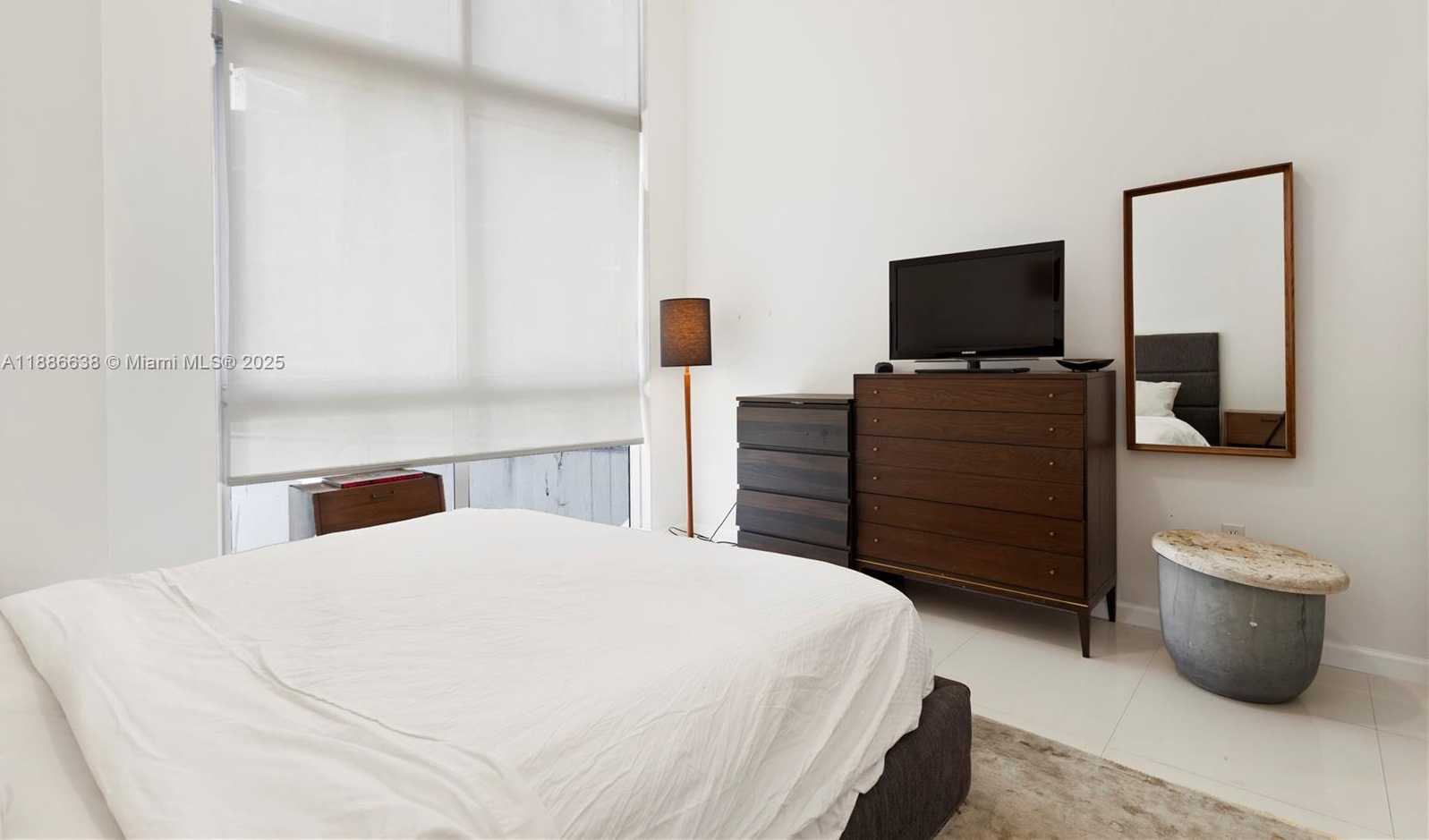 Small Image of 495 BRICKELL AVE #1510, Miami Number 26