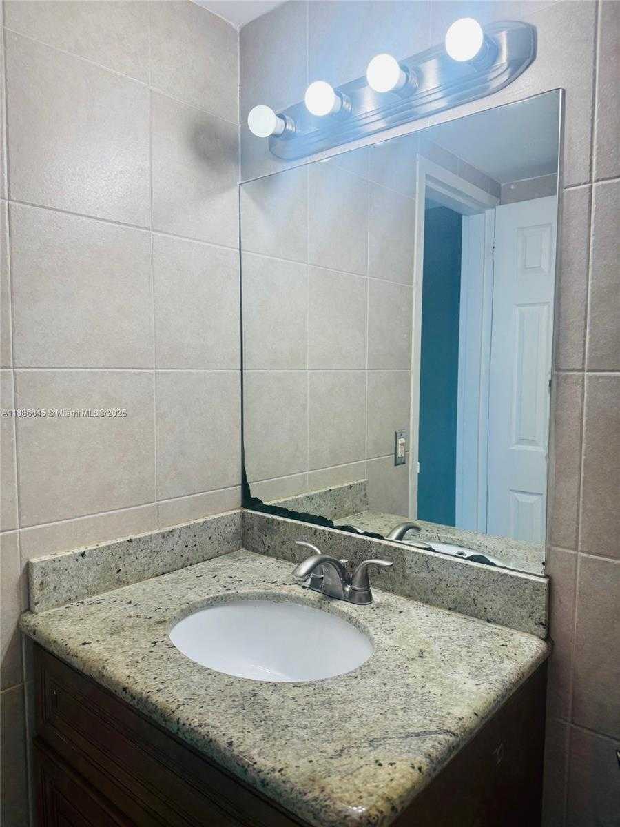 Small Image of 2000 NORTH EAST 135TH ST #403, North Miami Number 11