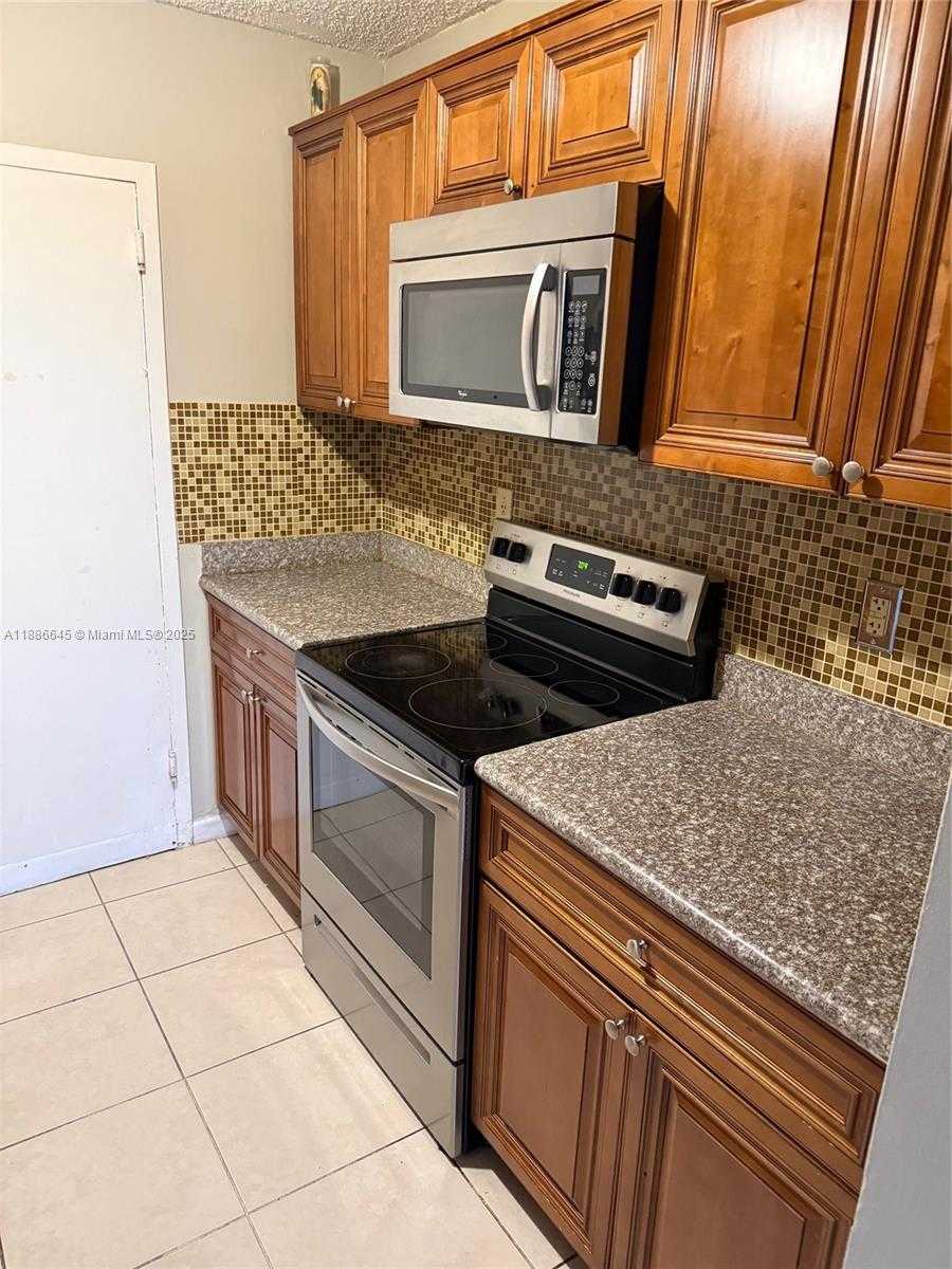 Small Image of 2000 NORTH EAST 135TH ST #403, North Miami Number 2