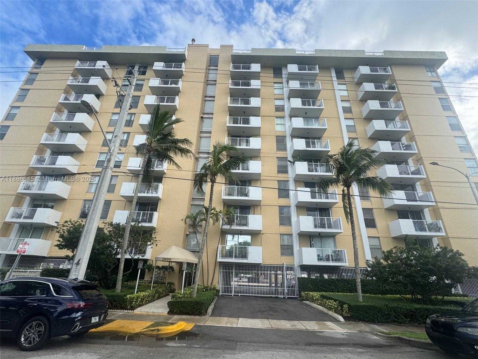 Small Image of 2000 NORTH EAST 135TH ST #403, North Miami Number 22