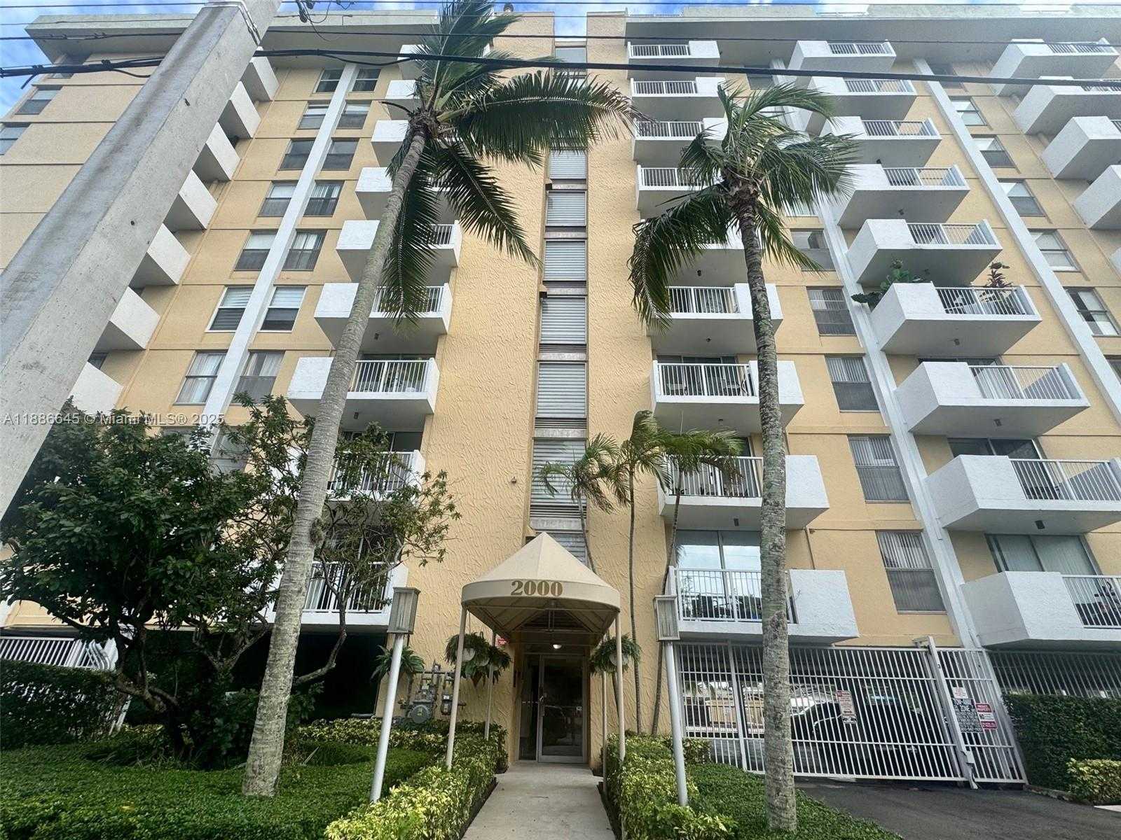 Small Image of 2000 NORTH EAST 135TH ST #403, North Miami Number 23