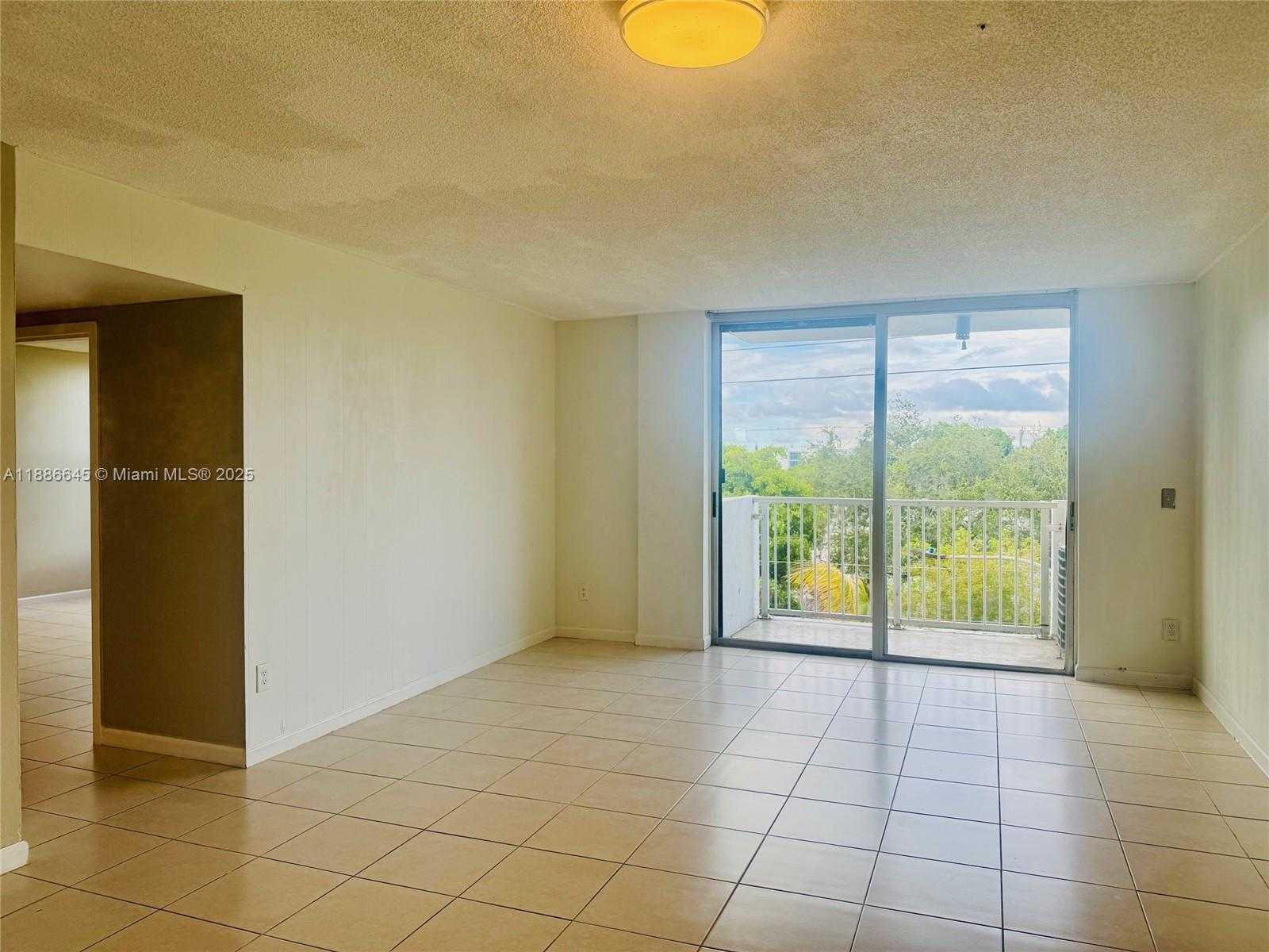 Small Image of 2000 NORTH EAST 135TH ST #403, North Miami Number 5