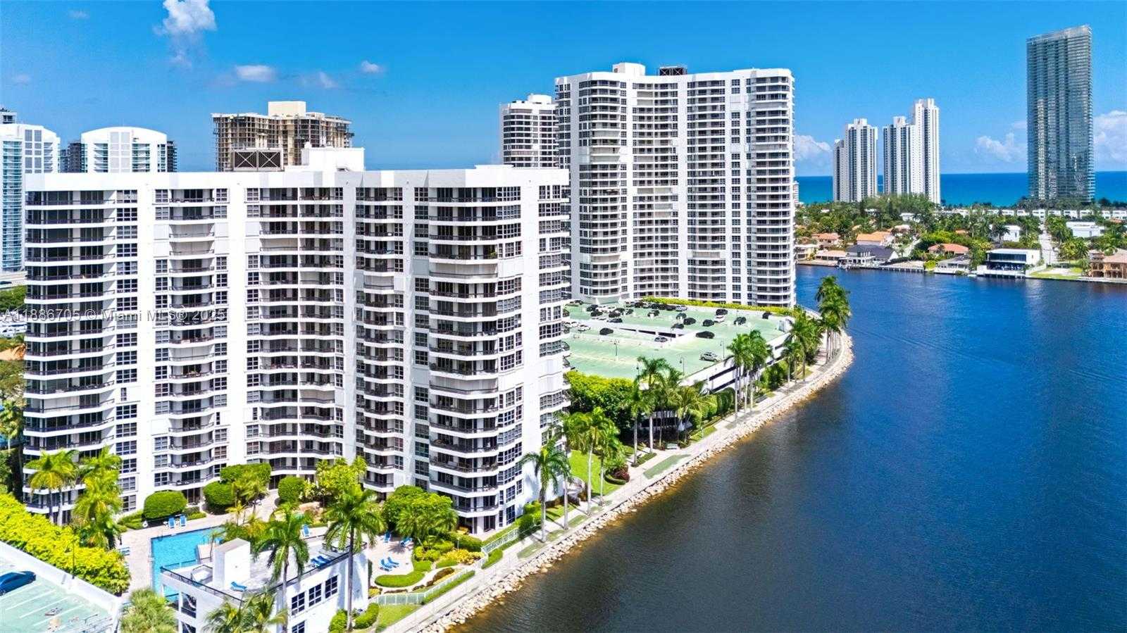 Small Image of 3600 MYSTIC POINTE DR #614, Aventura Number 13