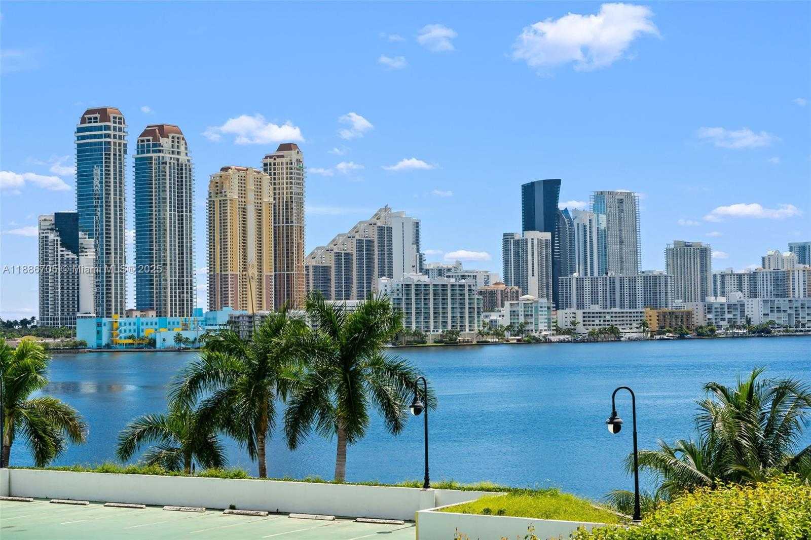 Small Image of 3600 MYSTIC POINTE DR #614, Aventura Number 5
