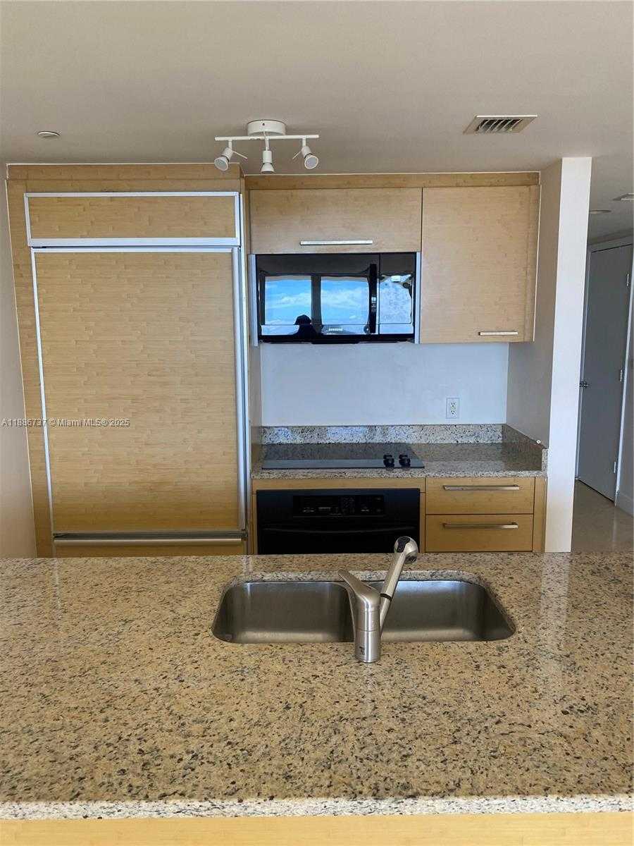 Small Image of 1800 SOUTH OCEAN DR #2909, Hallandale Beach Number 13