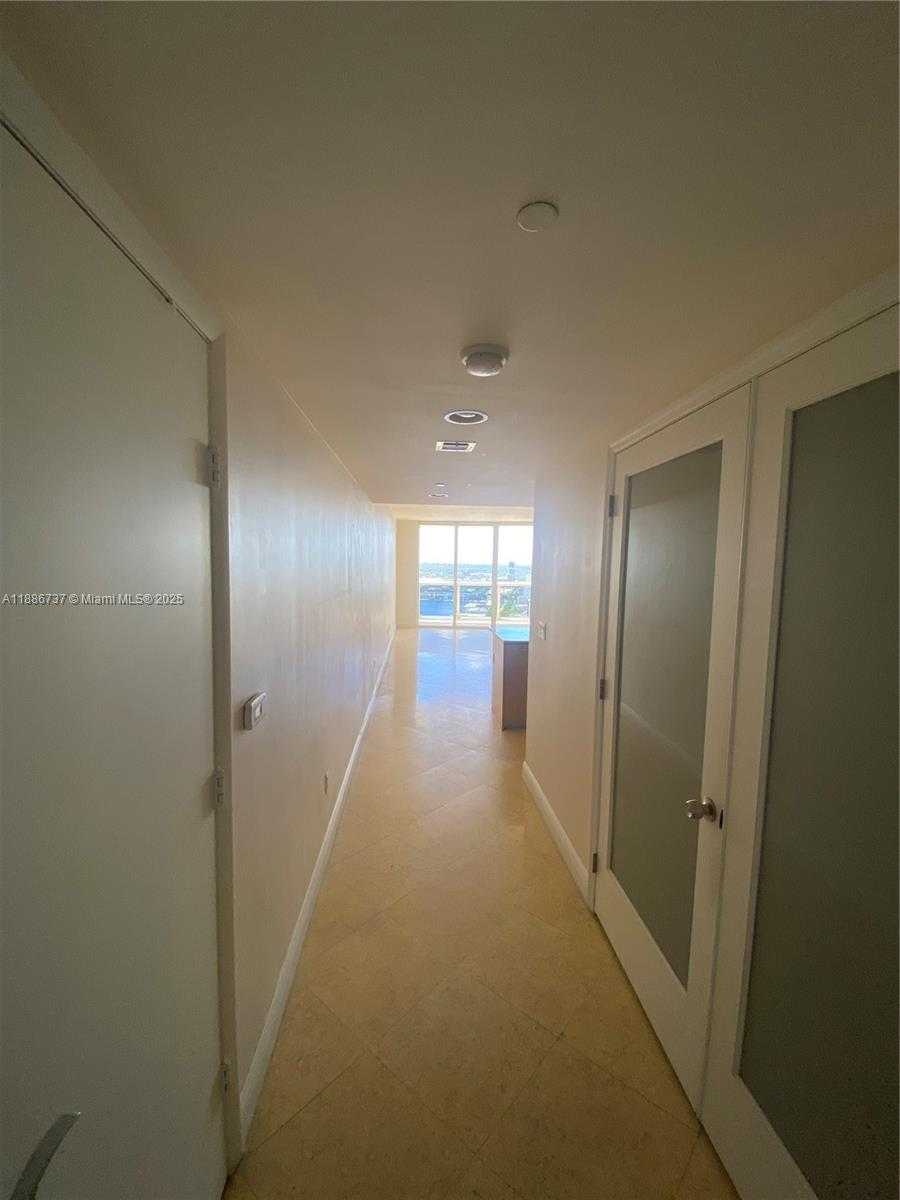 Small Image of 1800 SOUTH OCEAN DR #2909, Hallandale Beach Number 3