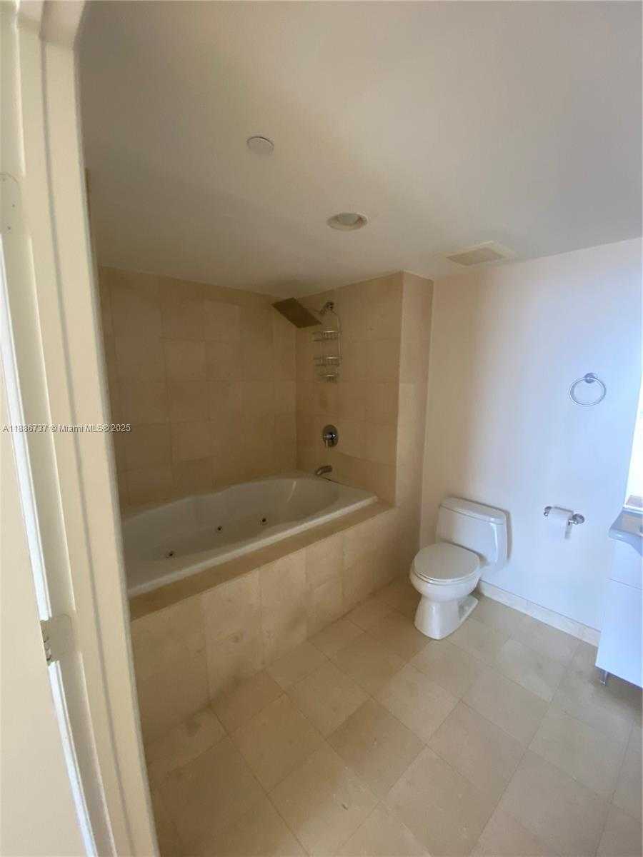 Small Image of 1800 SOUTH OCEAN DR #2909, Hallandale Beach Number 8