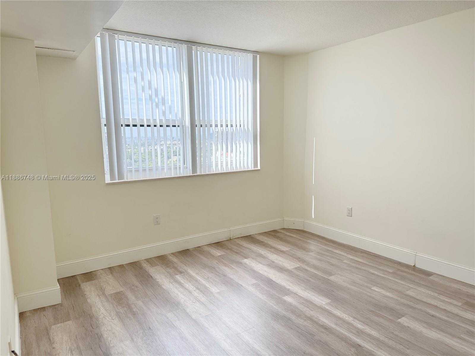 Small Image of 19501 WEST COUNTRY CLUB DR #2310, Aventura Number 13