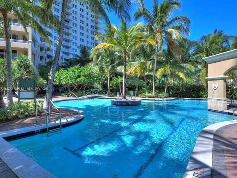 Small Image of 19501 WEST COUNTRY CLUB DR #2310, Aventura Number 4