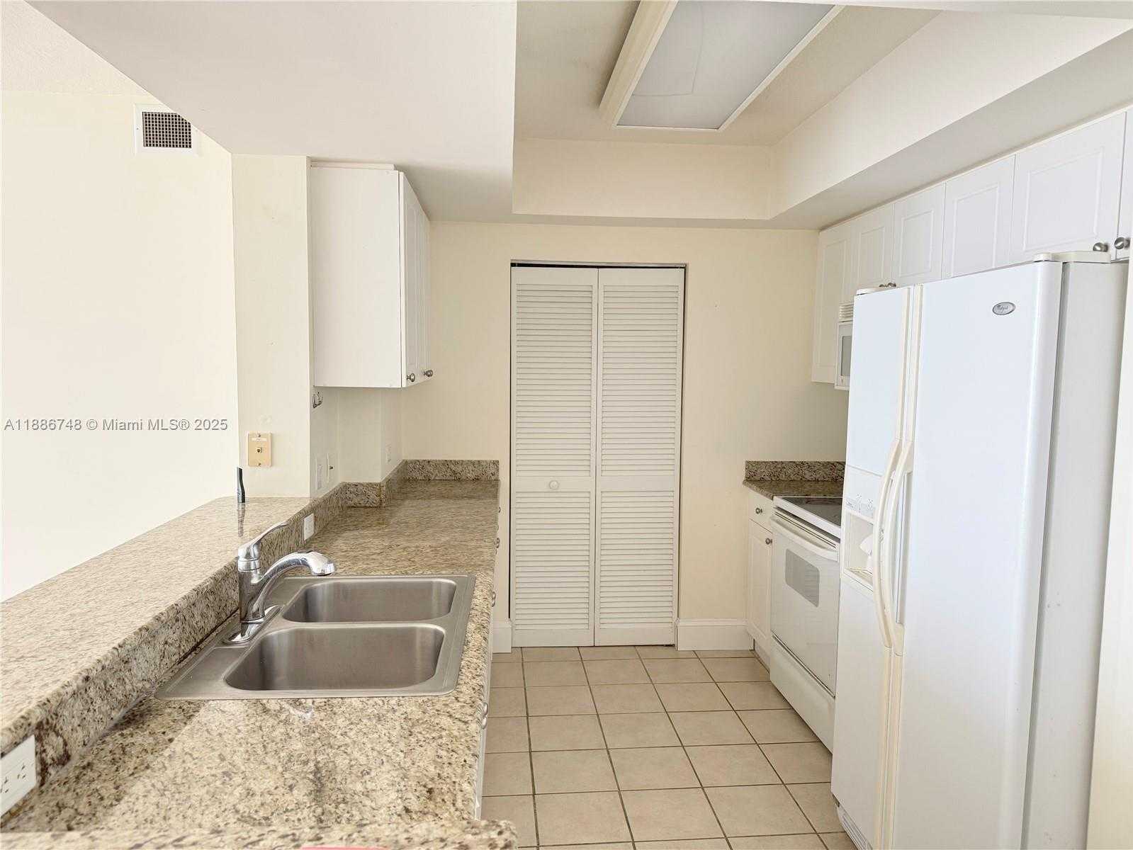 Small Image of 19501 WEST COUNTRY CLUB DR #2310, Aventura Number 9