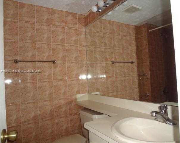 Small Image of 18216 MEDITERRANEAN BLVD #1-19, Hialeah Number 22