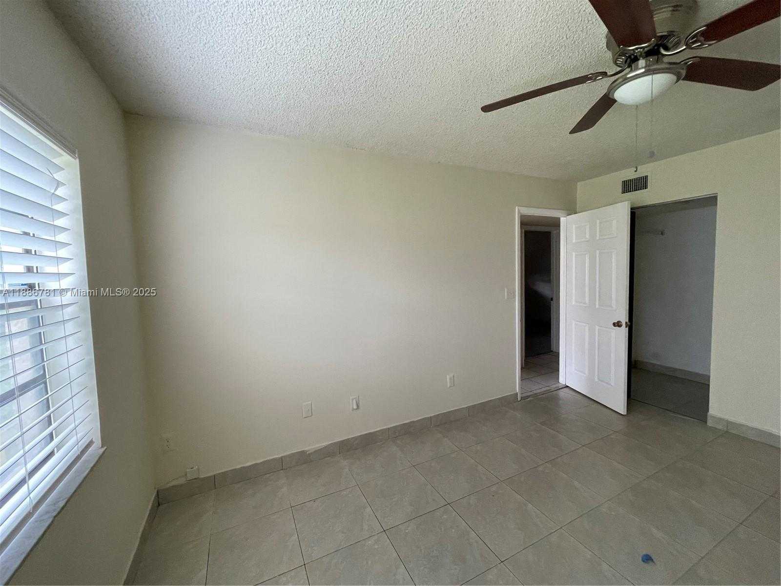 Small Image of 18216 MEDITERRANEAN BLVD #1-19, Hialeah Number 27