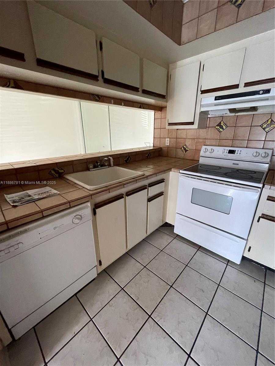 Small Image of 18216 MEDITERRANEAN BLVD #1-19, Hialeah Number 36