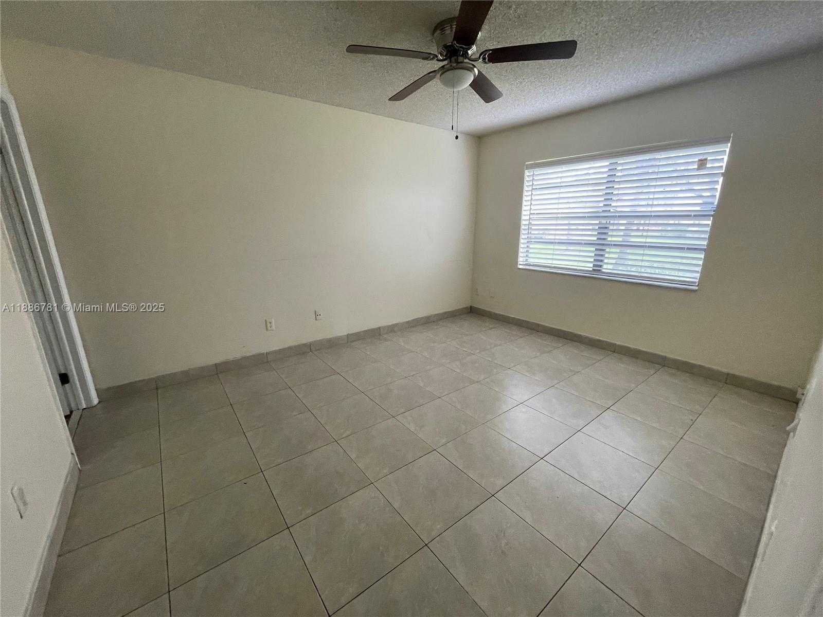 Small Image of 18216 MEDITERRANEAN BLVD #1-19, Hialeah Number 39