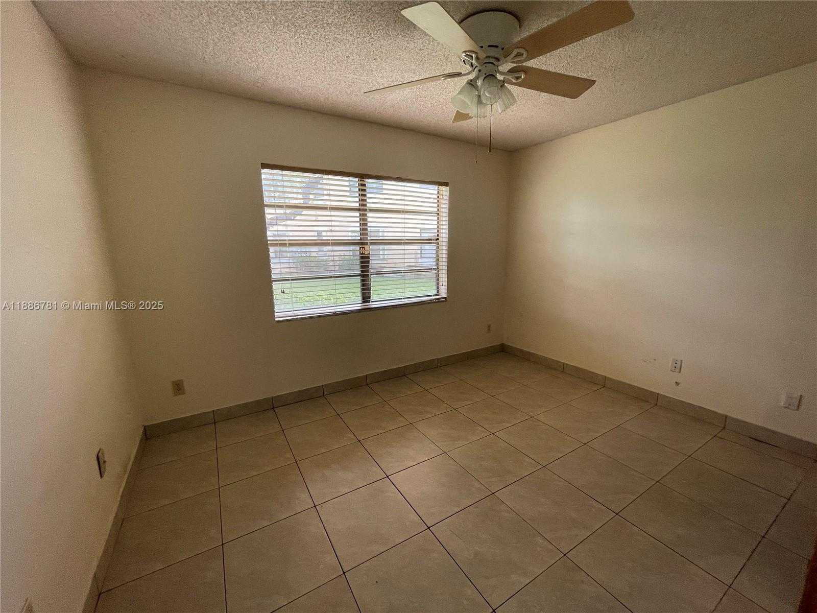 Small Image of 18216 MEDITERRANEAN BLVD #1-19, Hialeah Number 41
