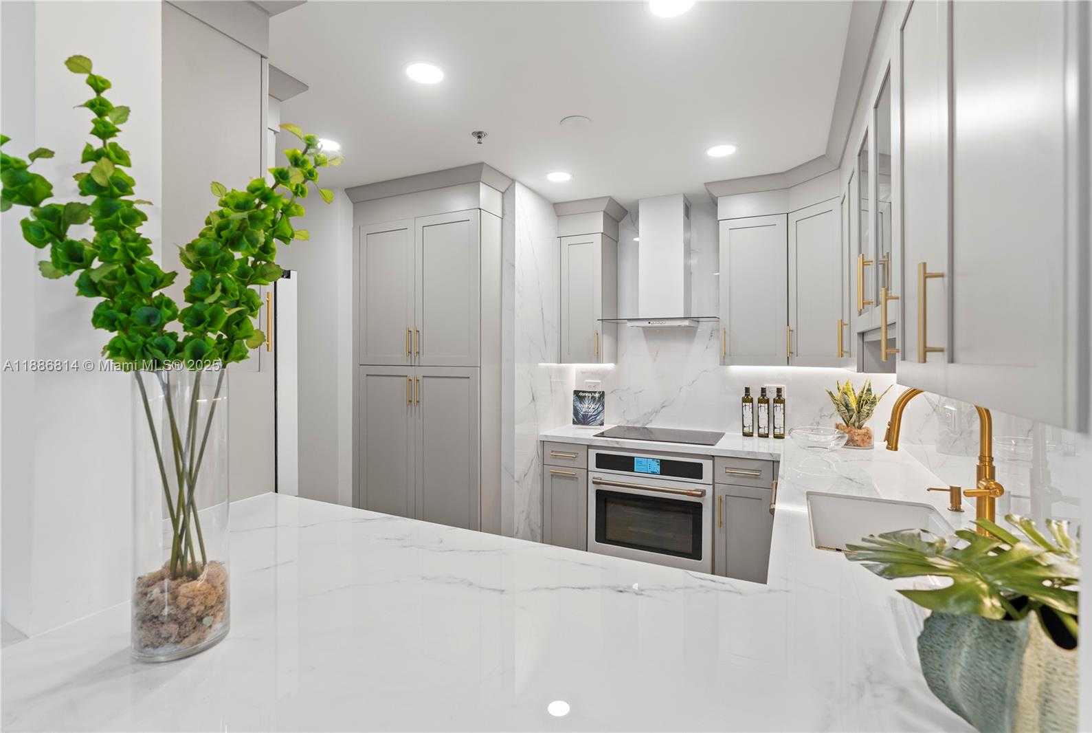 Small Image of 626 CORAL WAY #503, Coral Gables Number 10