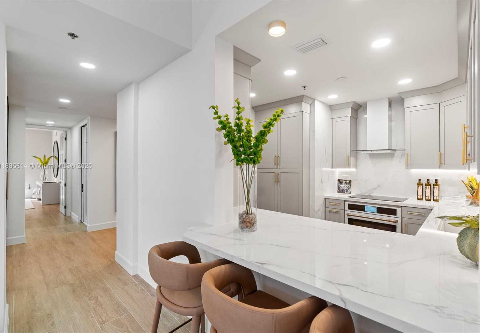 Small Image of 626 CORAL WAY #503, Coral Gables Number 6