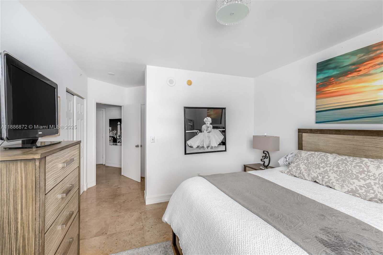 Small Image of 1330 WEST AVE #3507, Miami Beach Number 11