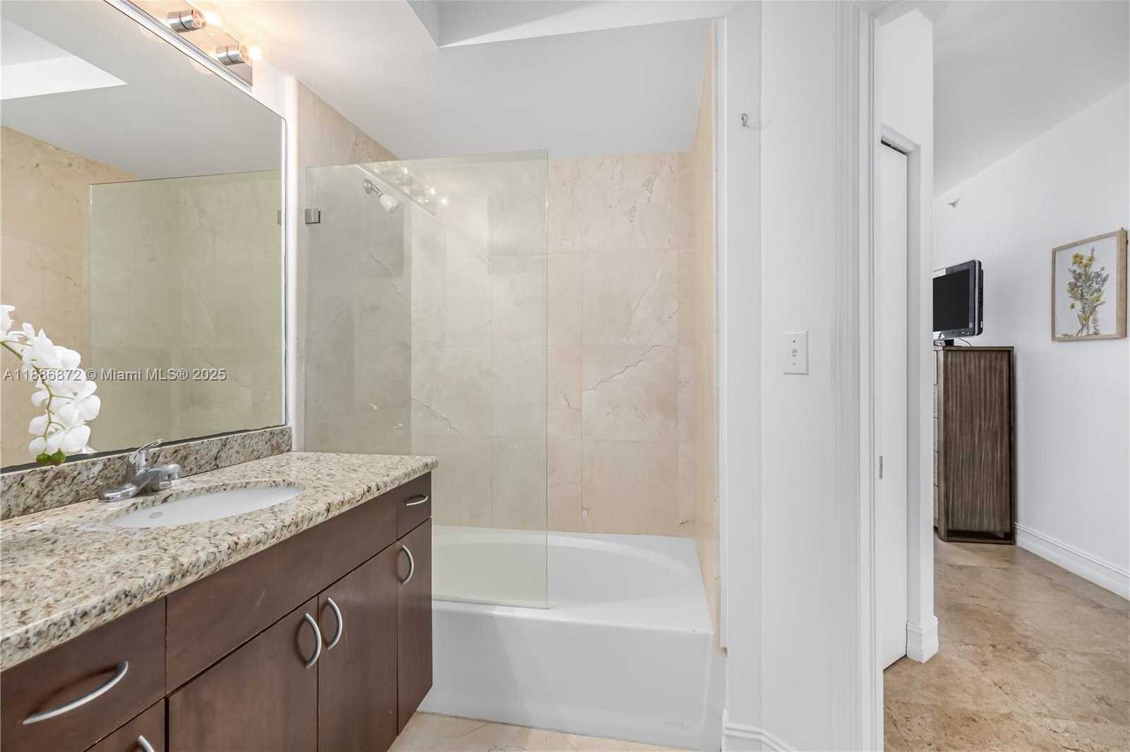 Small Image of 1330 WEST AVE #3507, Miami Beach Number 12