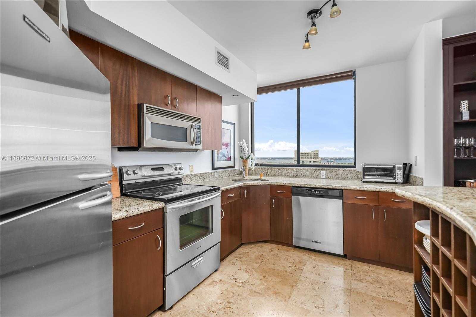Small Image of 1330 WEST AVE #3507, Miami Beach Number 3