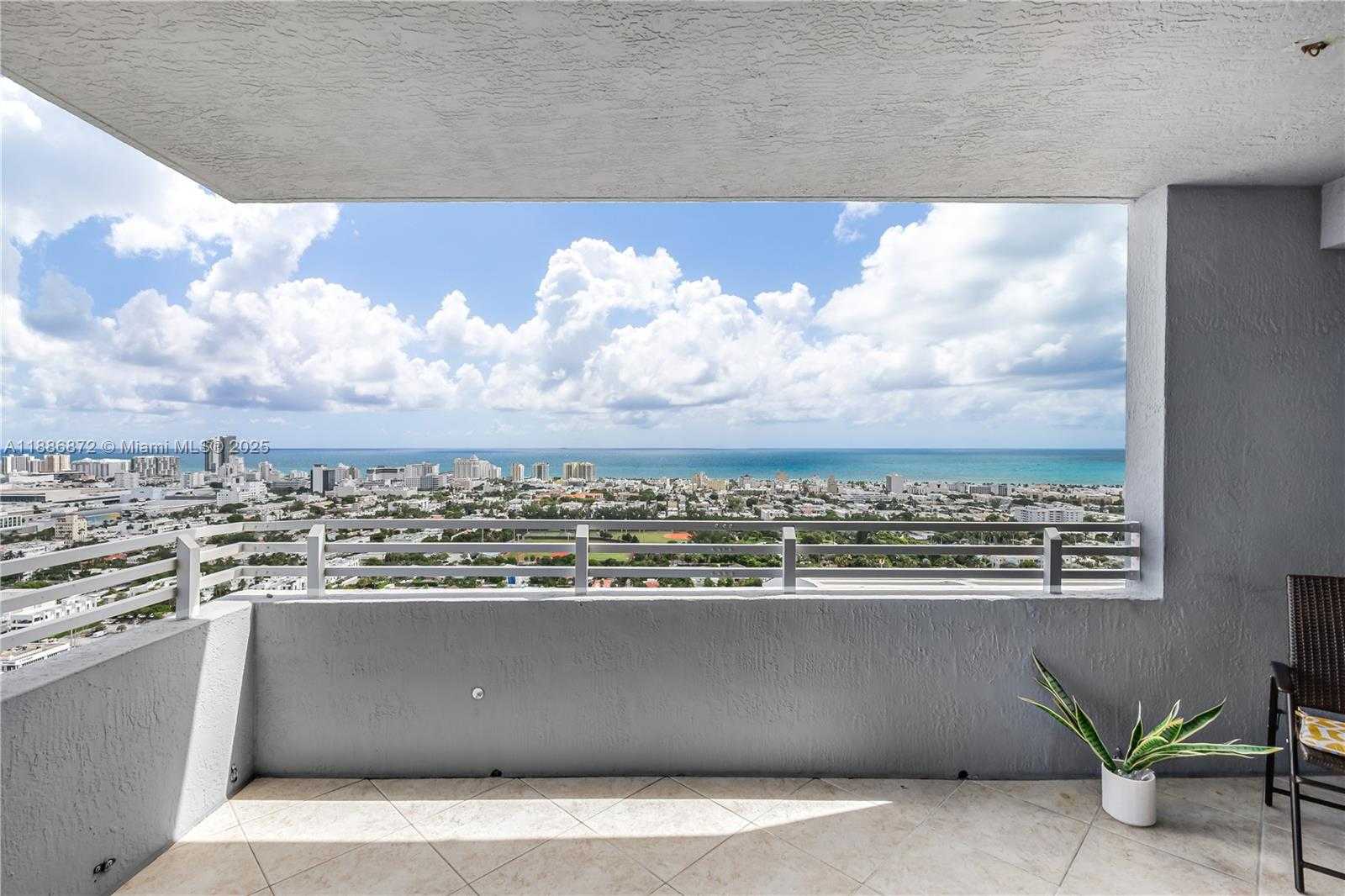 Small Image of 1330 WEST AVE #3507, Miami Beach Number 9
