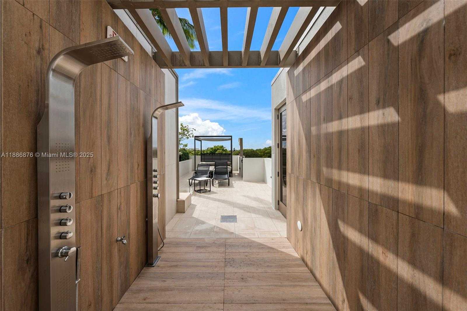 Small Image of 515 VALENCIA AVE #1201, Coral Gables Number 37