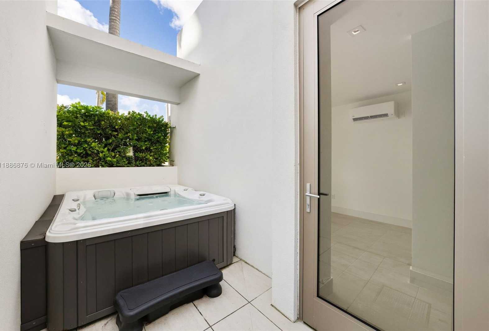 Small Image of 515 VALENCIA AVE #1201, Coral Gables Number 40