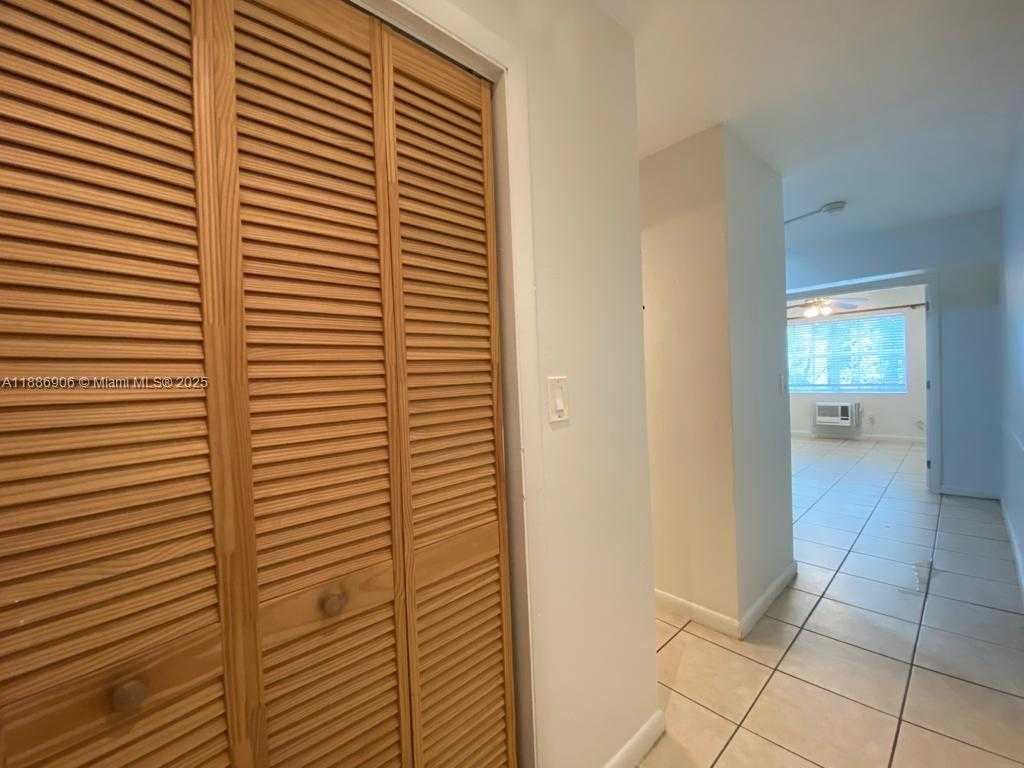 Small Image of 318 MAJORCA AVE #203, Coral Gables Number 2