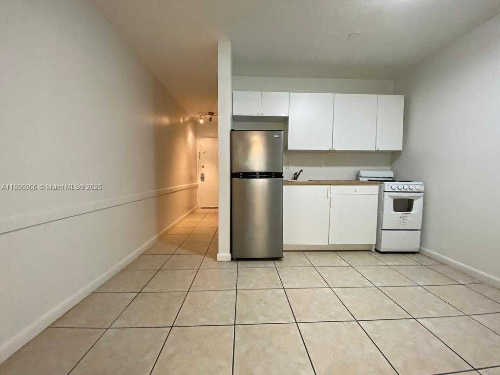 Small Image of 318 MAJORCA AVE #203, Coral Gables Number 4