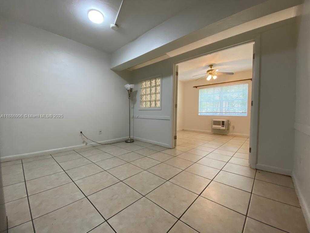 Small Image of 318 MAJORCA AVE #203, Coral Gables Number 8