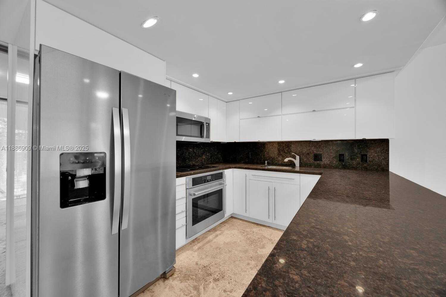 Small Image of 450 GRAPETREE DR #313, Key Biscayne Number 13