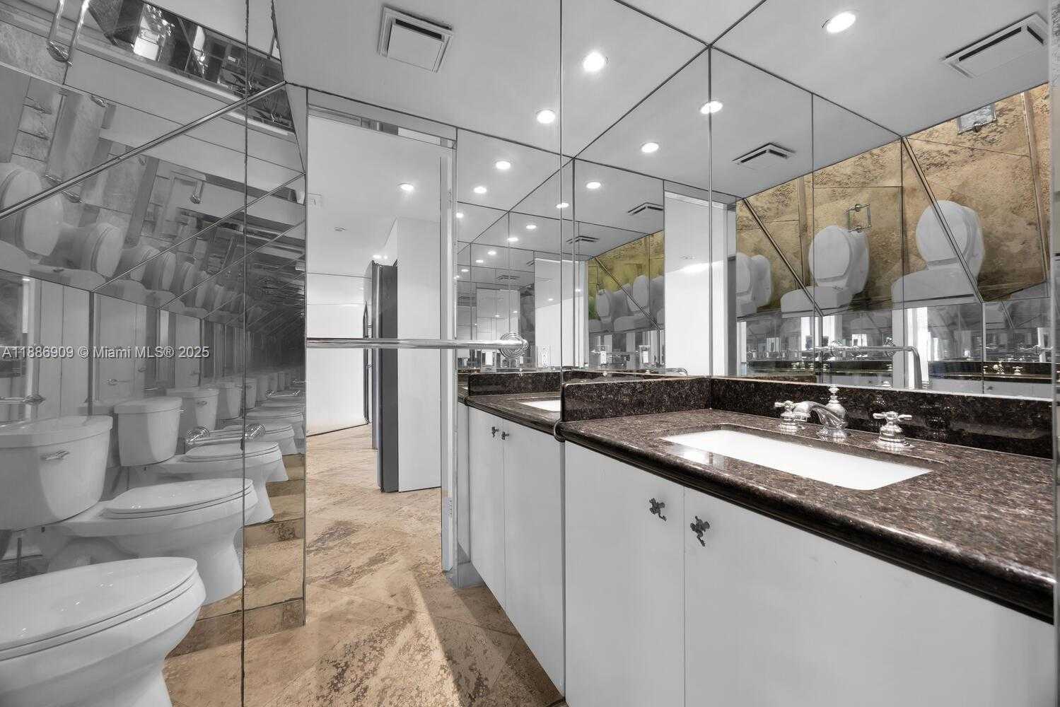 Small Image of 450 GRAPETREE DR #313, Key Biscayne Number 14