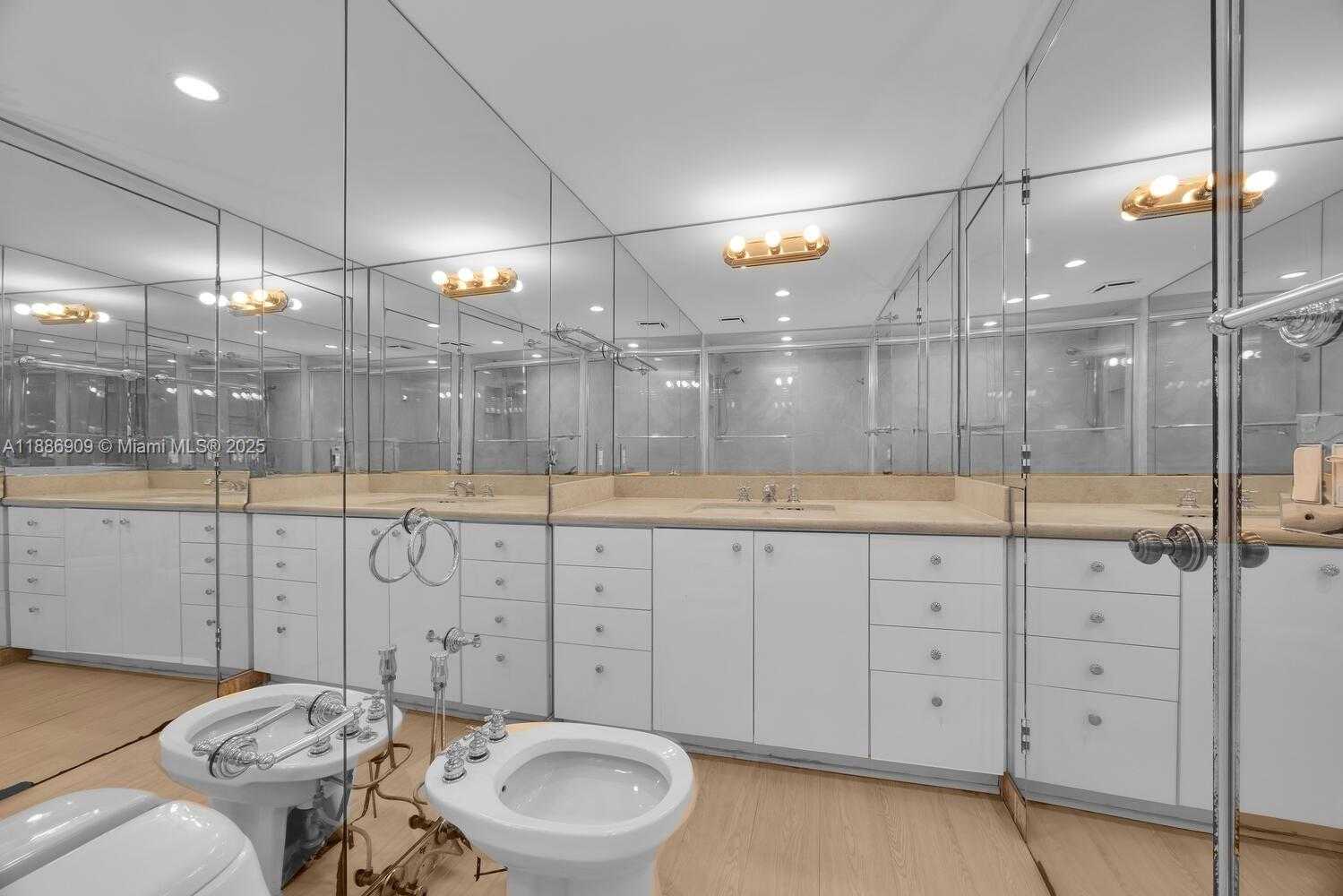 Small Image of 450 GRAPETREE DR #313, Key Biscayne Number 20