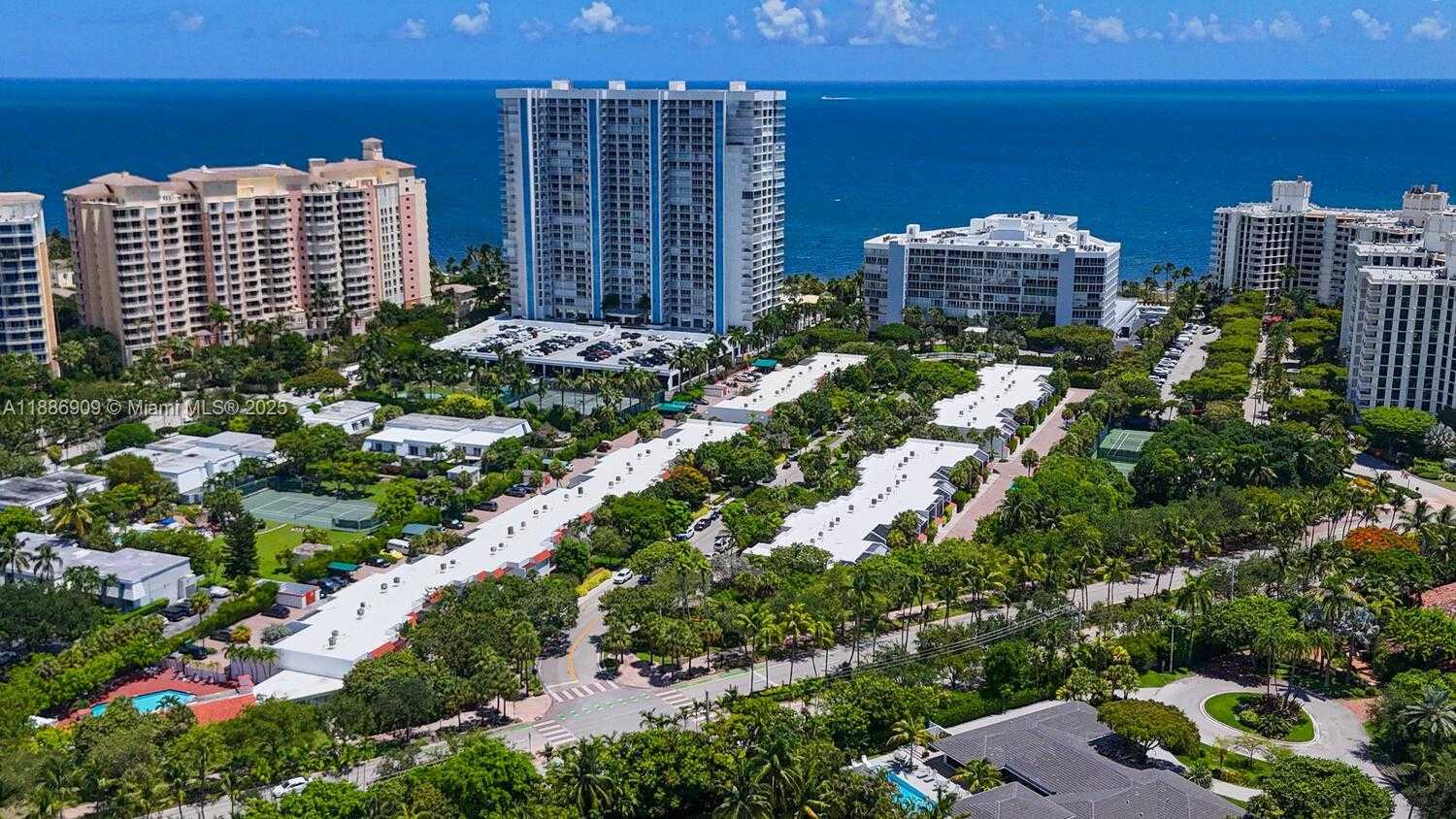 Small Image of 450 GRAPETREE DR #313, Key Biscayne Number 30