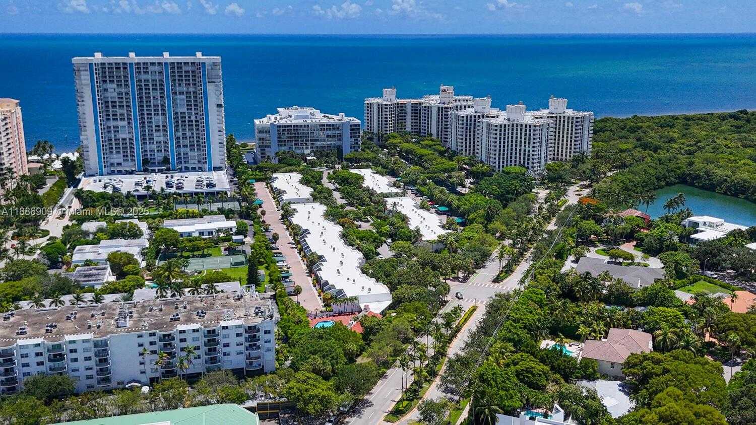 Small Image of 450 GRAPETREE DR #313, Key Biscayne Number 31