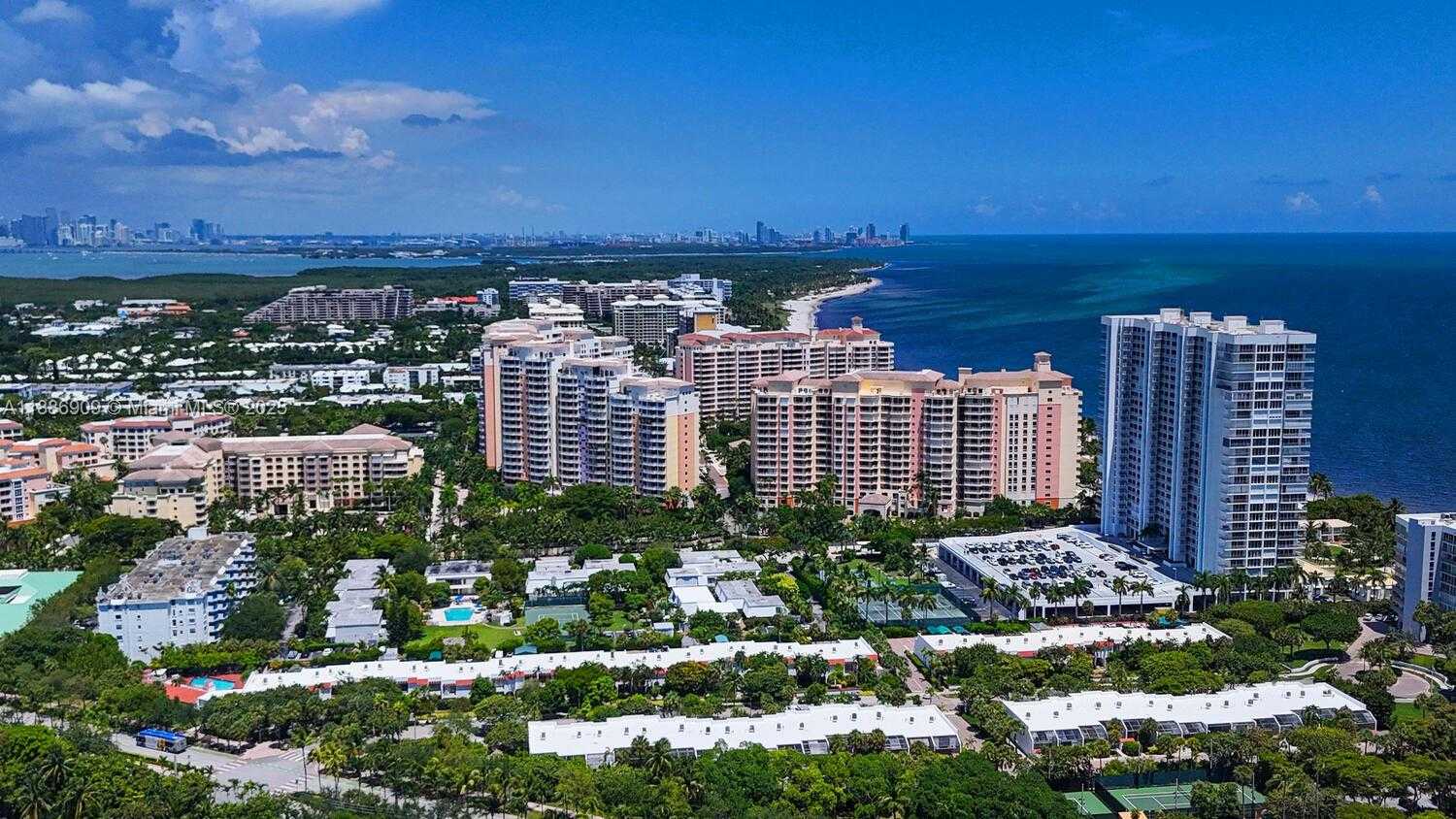 Small Image of 450 GRAPETREE DR #313, Key Biscayne Number 32
