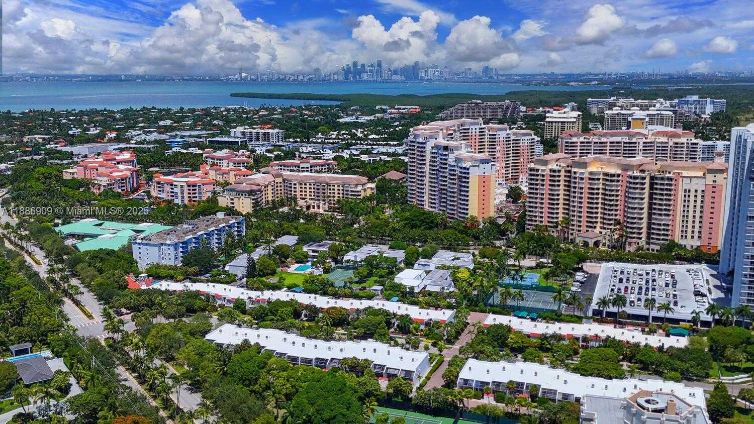 Small Image of 450 GRAPETREE DR #313, Key Biscayne Number 33
