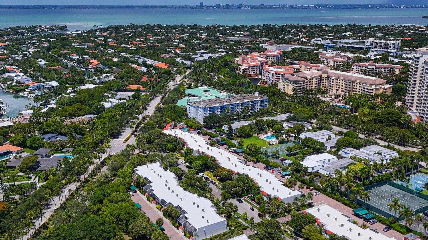 Small Image of 450 GRAPETREE DR #313, Key Biscayne Number 35