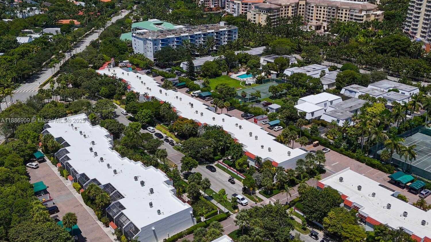 Small Image of 450 GRAPETREE DR #313, Key Biscayne Number 36