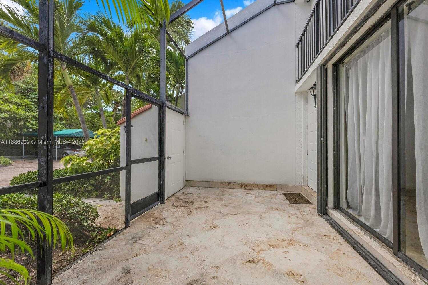Small Image of 450 GRAPETREE DR #313, Key Biscayne Number 41